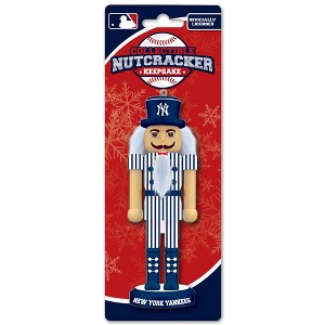 MasterPieces Game Day - MLB New York Yankees - Team Keepsake Nutcracker - 1 of 4