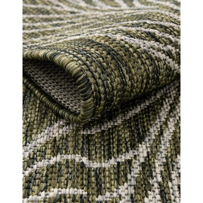 Green and Ivory Synthetic Outdoor Botanical Area Rug, 6' x 9'
