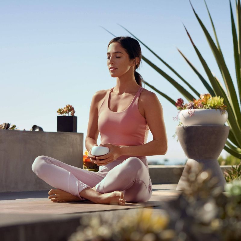 Hyperice Core Premium Smart Meditation Trainer, 3 of 12