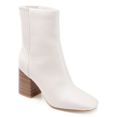 Journee Collection Women's Maize Back Heel Zip Stacked Heel Booties