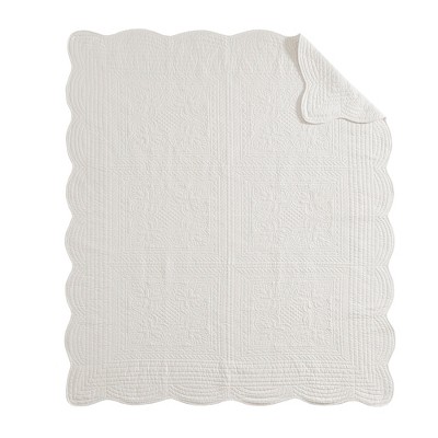 White Oversized Quilted Throw with Scalloped Edges