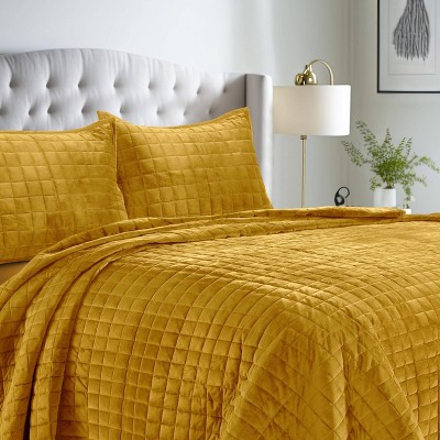 Tribeca Living Gold Velvet Twin Quilt Set with Shams