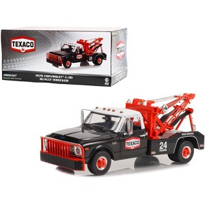 1970 Chevrolet C-30 Dually Wrecker Tow Truck "Texaco 24 Hr Road Service" Black w/White Top 1/18 Diecast Model Car by Greenlight - 1 of 3