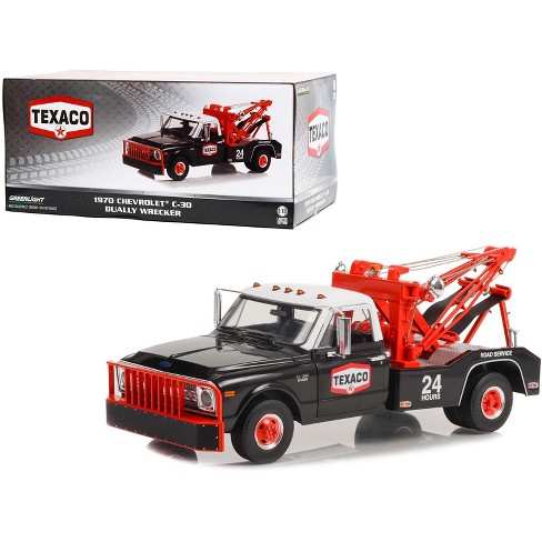 1970 Chevrolet C 30 Dually Wrecker Tow Truck texaco 24 Hr Road Service Black W white Top 1 18 Diecast Model Car By Greenlight Target