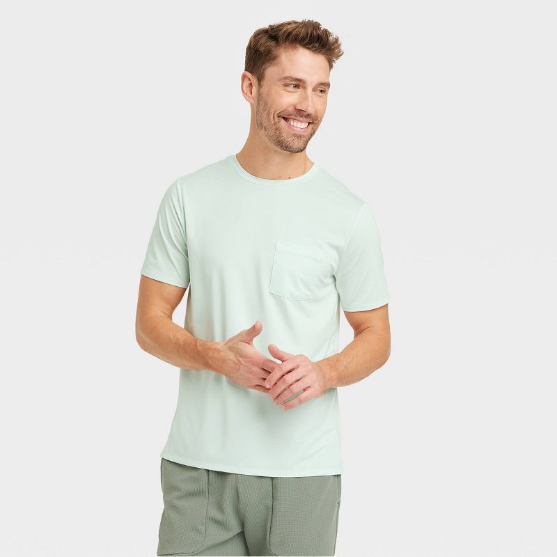 Men&#39;s Ventilated Pocket&#160;T-Shirt - All In Motion&#8482;, 1 of 4