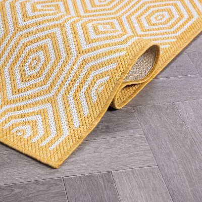 Yellow Geometric Flat Woven Synthetic 5' x 7' Area Rug