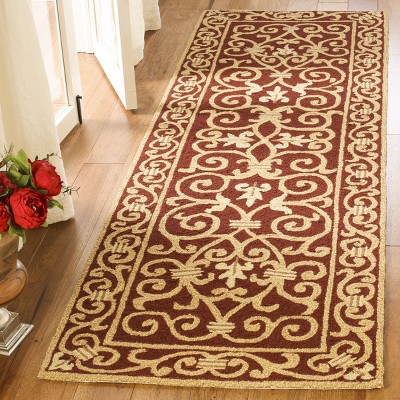 Ivory and Burgundy Hand-Hooked Wool Area Rug, 2'6" x 4'