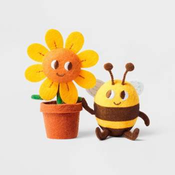 Felt Easter Figural Decor Flower & Bee Set - Spritz™