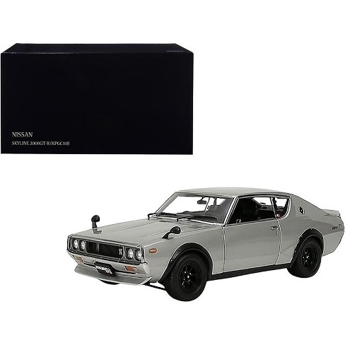 Nissan Skyline 2000 GT-R (KPGC110) RHD (Right Hand Drive) Silver Metallic  1/18 Diecast Model Car by Kyosho