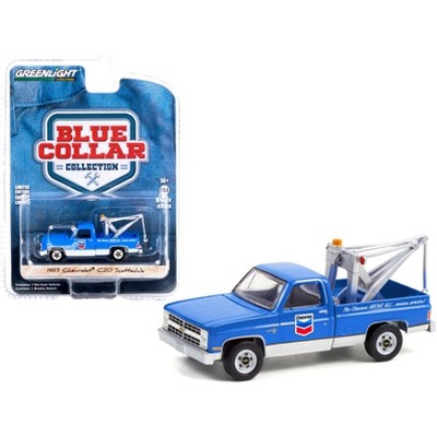 1983 Chevrolet C20 Scottsdale Tow Truck w/ Drop-In Tow Hook "Chevron" Blue "Blue Collar Collection" 1/64 Diecast Car Greenlight