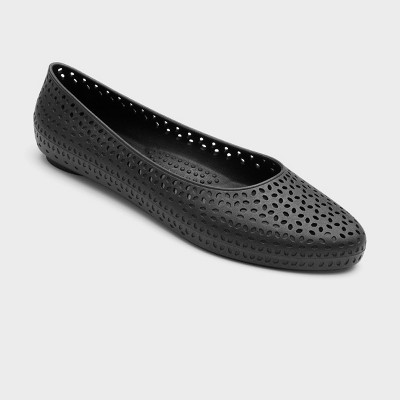 target black non slip shoes