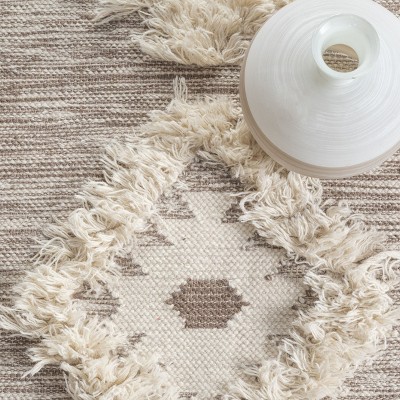 Beige Handmade Wool Shag Area Rug with Braided Tassels