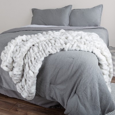 Gray Queen Size Jacquard Faux Fur Blanket
