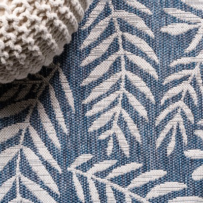 Tropical Retreat Ivory and Navy 9' x 12' Synthetic Flatweave Area Rug