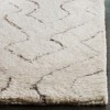 Casablanca CSB211 Hand Tufted Indoor Rug - Safavieh - 4 of 4