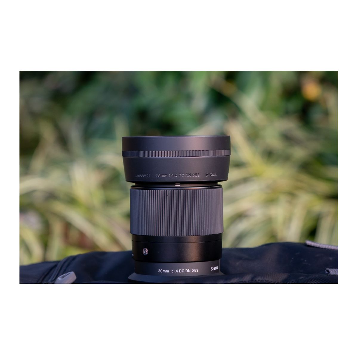 Sigma 30mm F1.4 DC DN Contemporary Lens for Nikon Z Mount w/Camera Bag Bundle - thumbnail 3