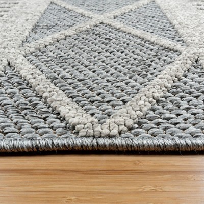 Gray Flat Woven Synthetic Rectangular 6' x 9' Area Rug