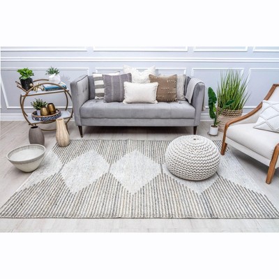 Handmade Geometric Gray Synthetic 5' x 7' Area Rug