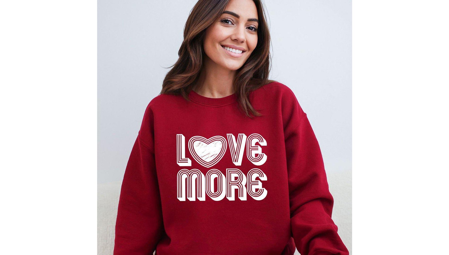 Simply Sage Market Women's Graphic Sweatshirt Love More - M - Cardinal