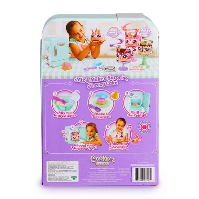 Cookeez Makery Freezy Cakez Fridge Playset with Plush
