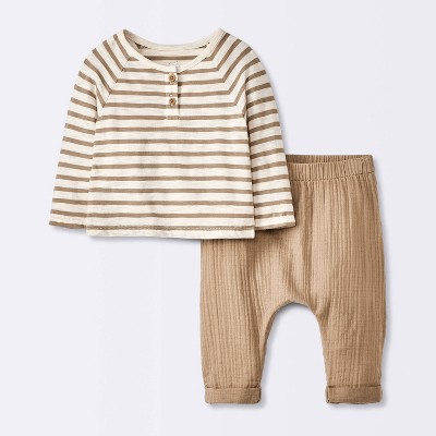 Baby Boys' Striped Jersey T-Shirt & Pants Set - Cloud Island™ Brown 6-9M