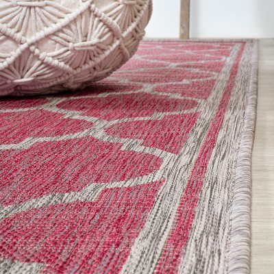 Fuchsia and Light Gray Reversible Indoor/Outdoor Trellis Rug