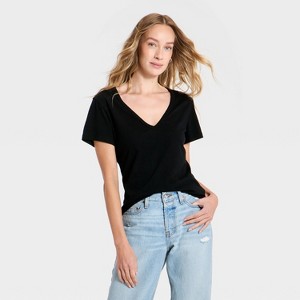 Camiseta de Cuello V Icónica de Manga Corta para Mujer - Universal Thread™