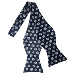 Men's Floral Printed 2.75" x 4.75" Adjustable 16" - 21" Self-Tie Bow Tie - 1 of 4