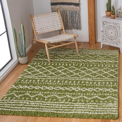 Arizona Green and Ivory Geometric Shag Area Rug, 5'1" x 7'6"