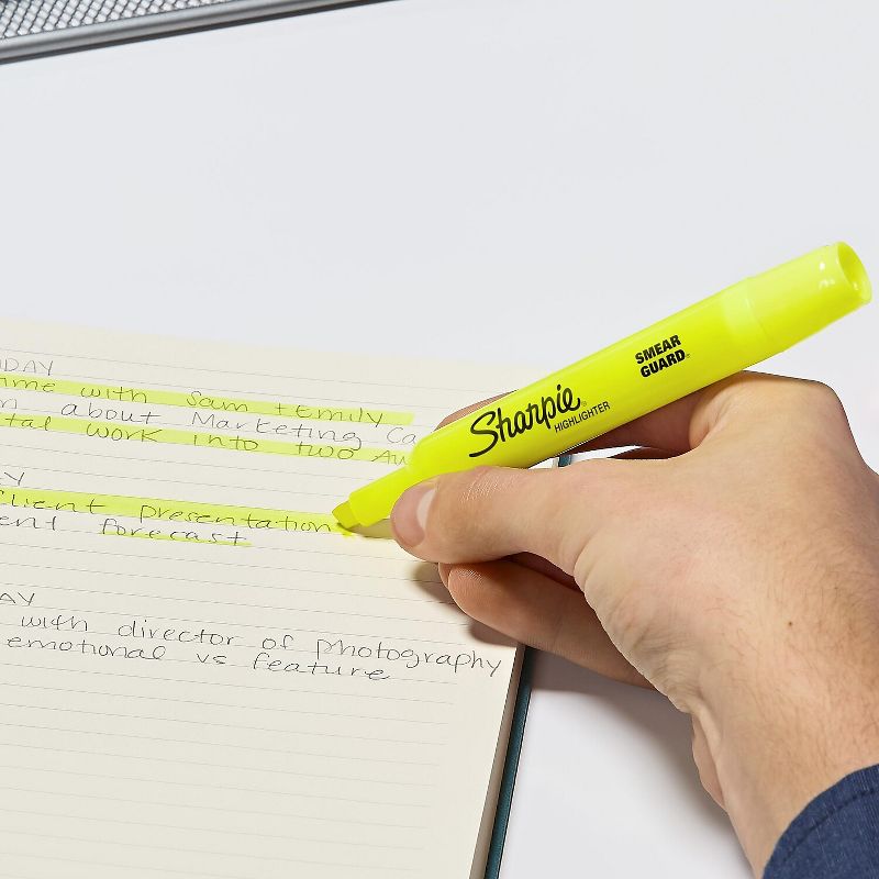 Sharpie Accent Tank Style Highlighter Chisel Tip Fluorescent Yellow 36/Box 1920938, 3 of 9