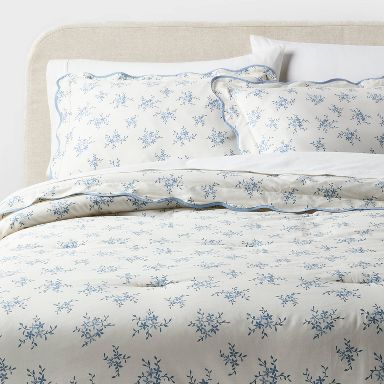 Twin/Twin XL Floral Scallop Comforter and Sham Set Blue for Dorm - Threshold™