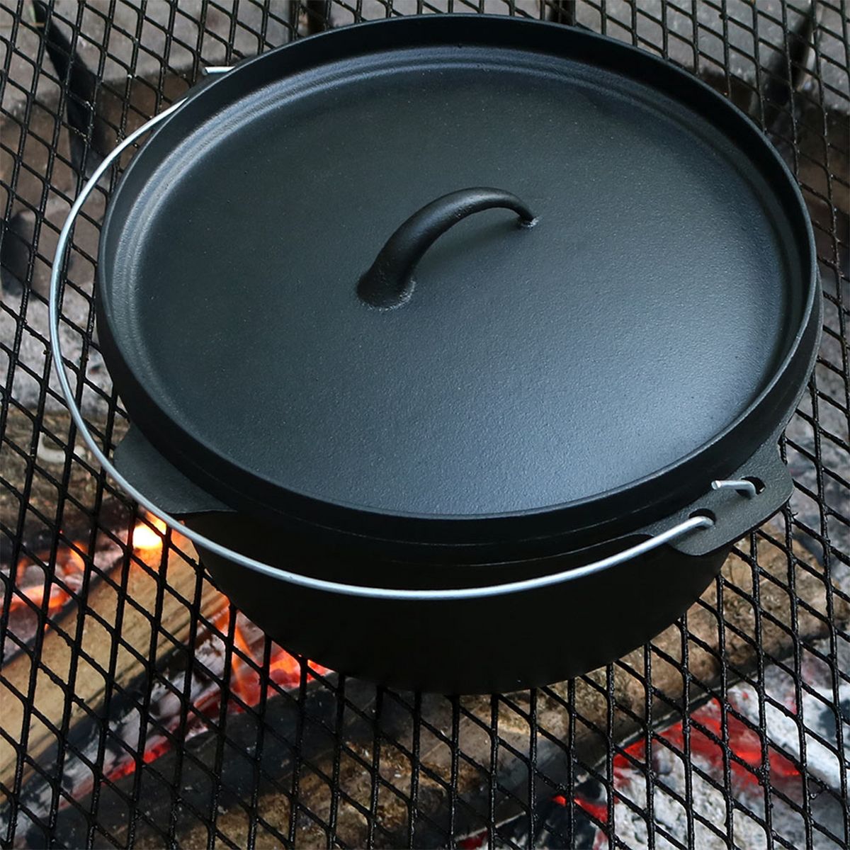 Sunnydaze Indoor/Outdoor Large Pre-Seasoned Cast Iron Dutch Oven Pot with Lid and Handle - 8 qt - Black - thumbnail 5
