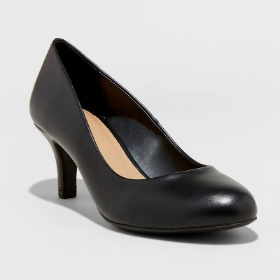 round toe heels black