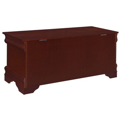 Warm Brown Traditional Cedar Wood Storage Chest