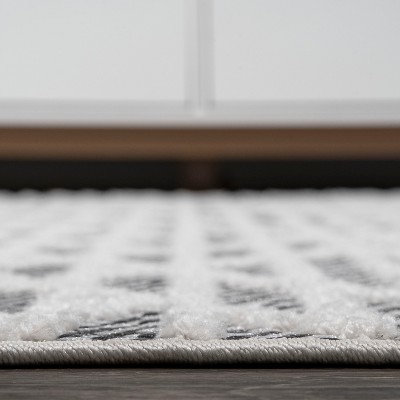 Ivory and Black Diamond Pattern Indoor/Outdoor Runner Rug