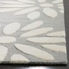 Safavieh Kids Daisy SFK914 Hand Tufted Indoor Rugs - Safavieh - 3 of 4