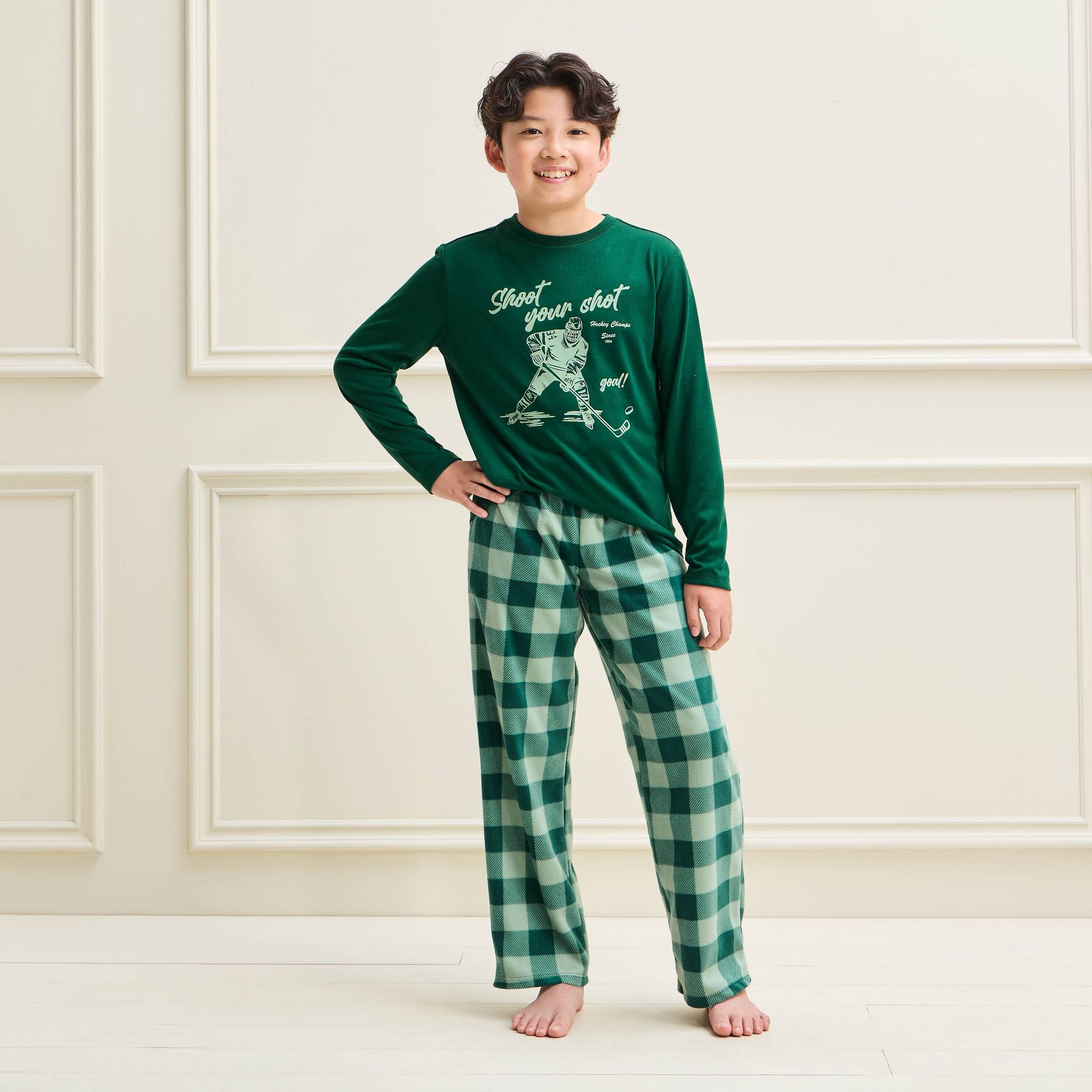 Boys' Holiday Hockey Long Sleeve Shirt and Pants 2pc Pajama Set - Cat & Jack™ Green