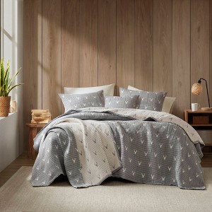 AENKYO King/Cal King Coverlet Set, 3-Piece Textured Jacquard Bedding with Rustic Stag Head Pattern & Pillow Shams - 1 of 4