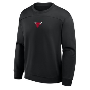 NBA Chicago Bulls Men's Black Poly Fleece Sweatshirt - 1 of 3