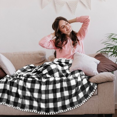 Pavilia Deluxe Checkered White Twin Fleece Throw with Pom Pom Fringe