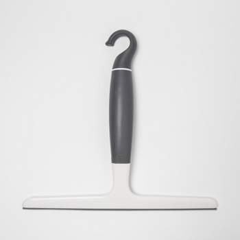 OXO SQUEEGEE WITH SUCTION CUP HOOK 1063260 – Farmacia Emy