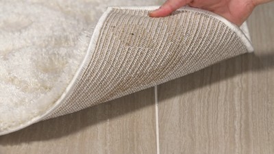 Ivory Geometric Hand-Knotted Shag Runner Rug