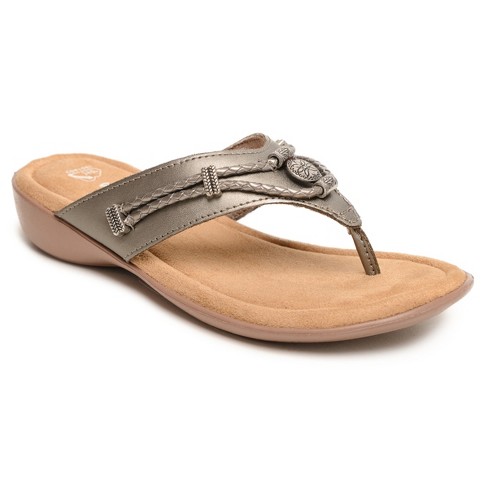 Minnetonka sandals best sale near me