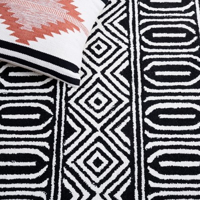 Capri Black and Ivory Hand-Tufted Wool 4' x 6' Area Rug