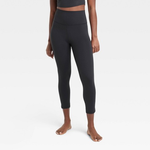 Women's Everyday Soft Ultra High-Rise Capri Leggings - All In Motion™ Black  XS