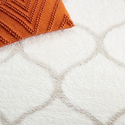 White and Silver Geometric Shag Synthetic 4' x 6' Rug