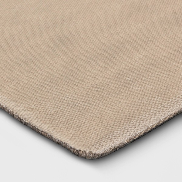 Tapete acento rayado lavable de 2'x3' en gris topo/marrón almendra - Threshold™ 4