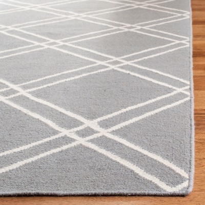 Handmade Tufted Round Grey Wool Area Rug