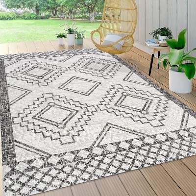 Marokko Diamond  Medallion Indoor/Outdoor Area Rug - JONATHAN Y
