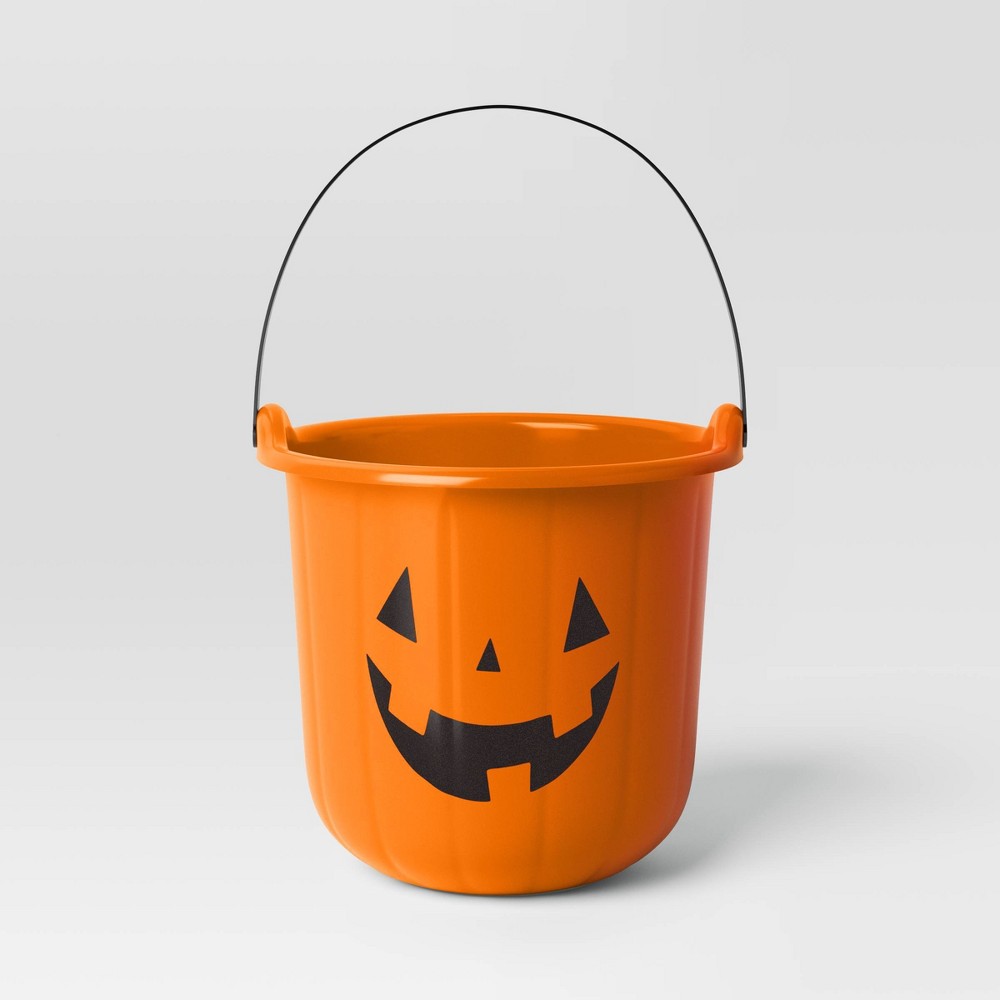 orange pumpkin stackable halloween trick or treat pail - hyde and eek! boutique™: jack-o'-lantern design, no assembly required